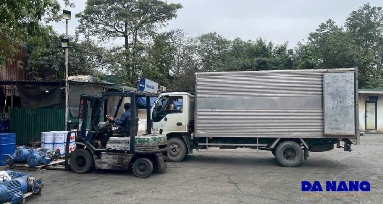 Giao hàng vào đường cấm tải có phát sinh phí trung chuyển không