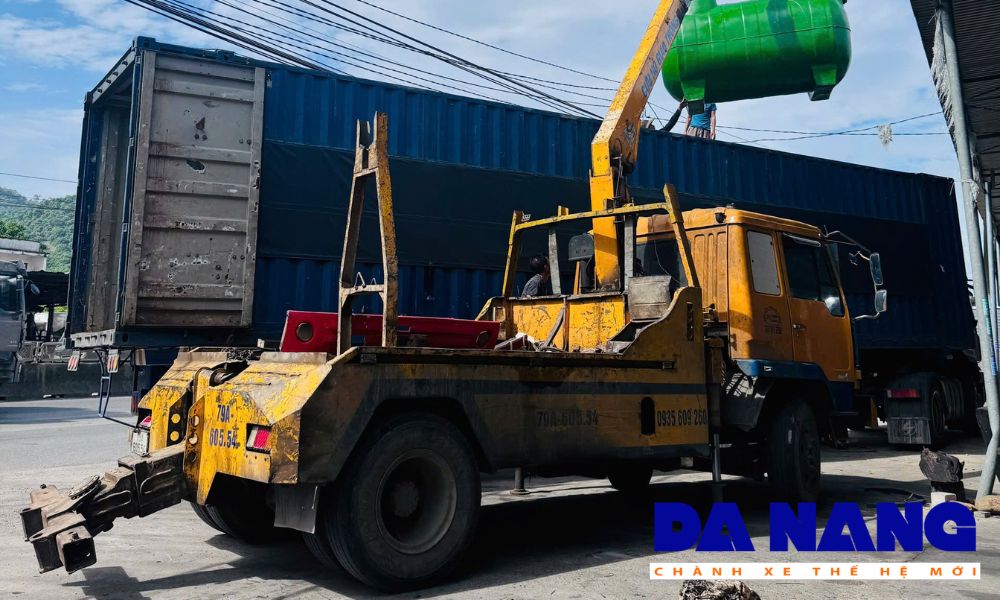 Chành xe có hỗ trợ bốc hàng từ kho khách lên xe không?