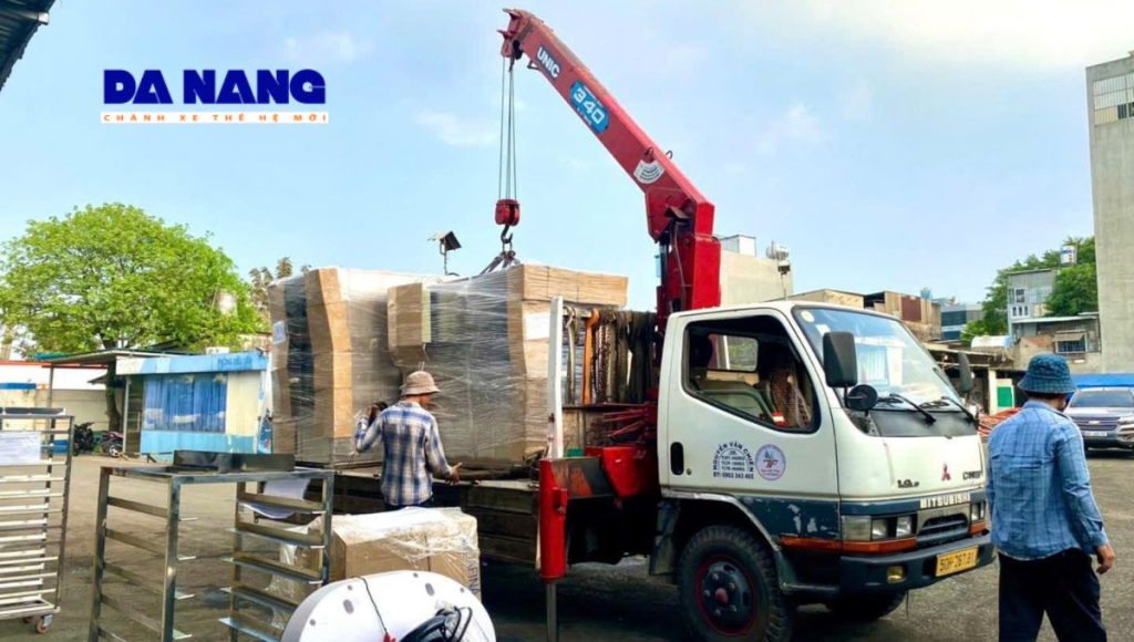 Hàng Vừa Nặng Vừa Cồng Kềnh Thì Áp Dụng Cách Tính Cước Nào?