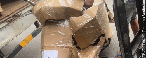 Có nhận xe máy gửi kèm hàng hóa không