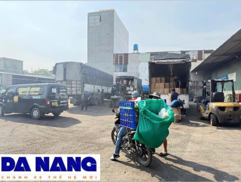 CHỦ NHẬT CHÀNH XE CÓ NHẬN HÀNG KHÔNG?