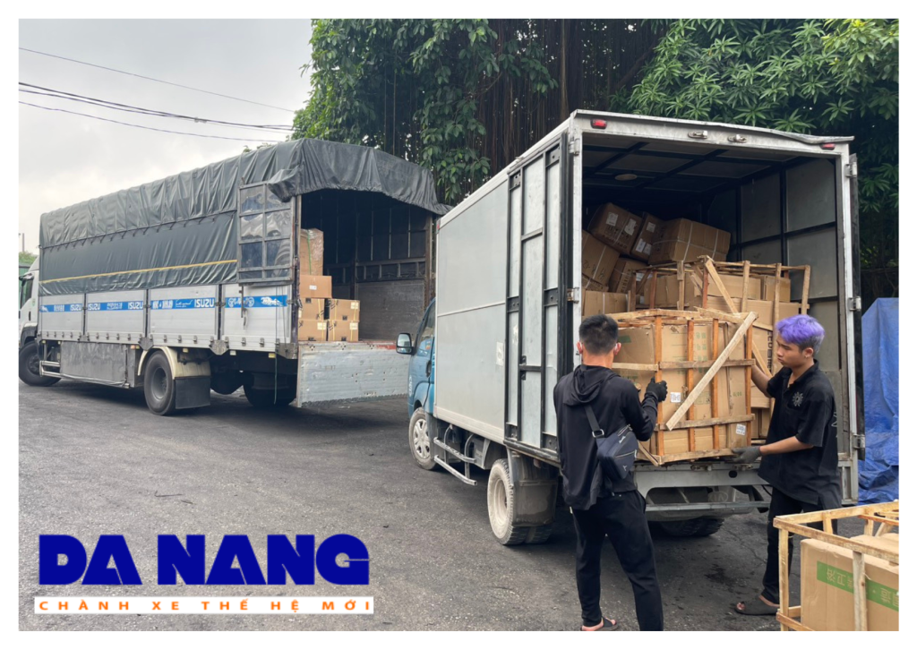 Có hỗ trợ đóng đai kiện hàng không?